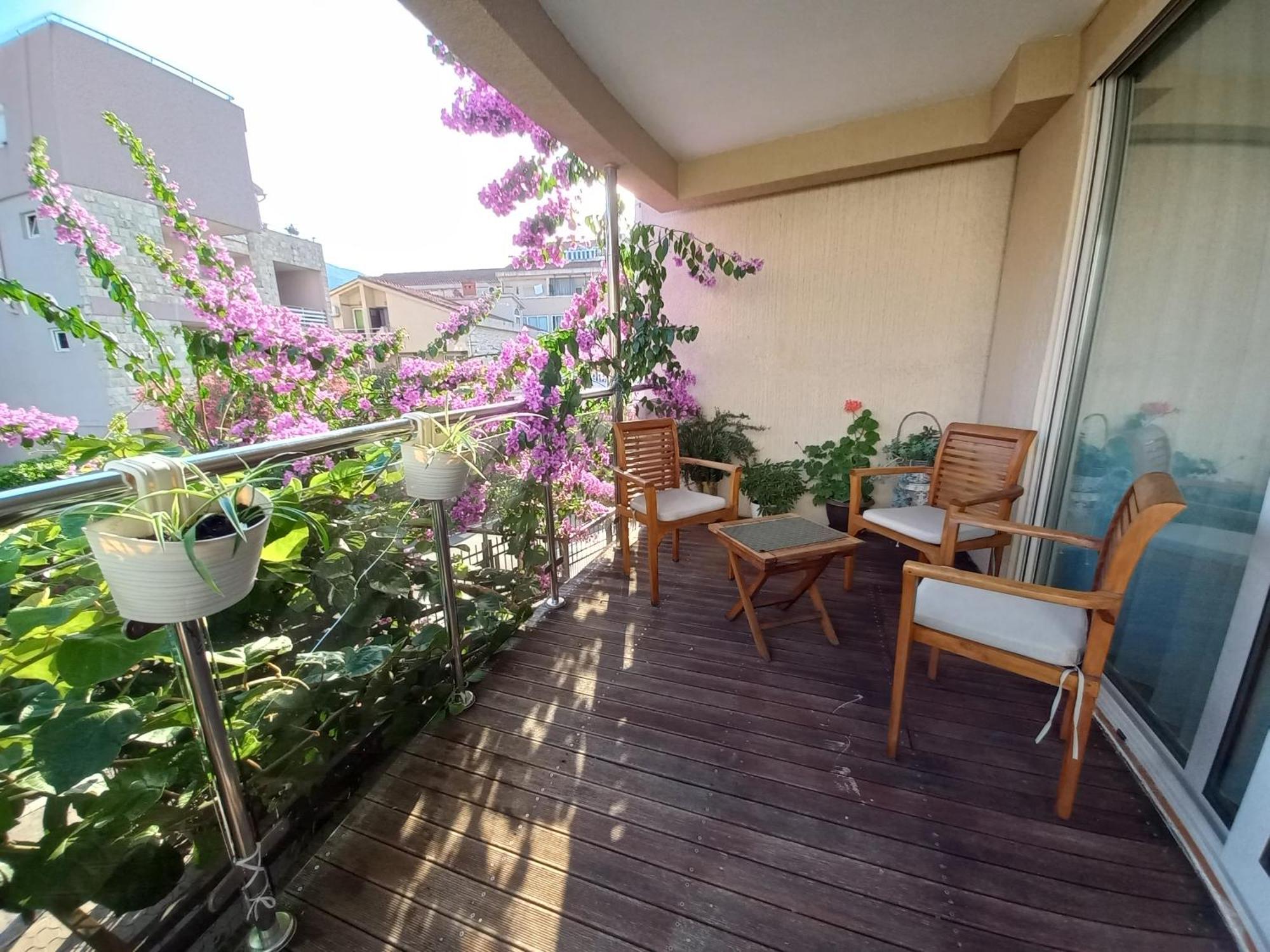Egon Apartments Будва Екстер'єр фото